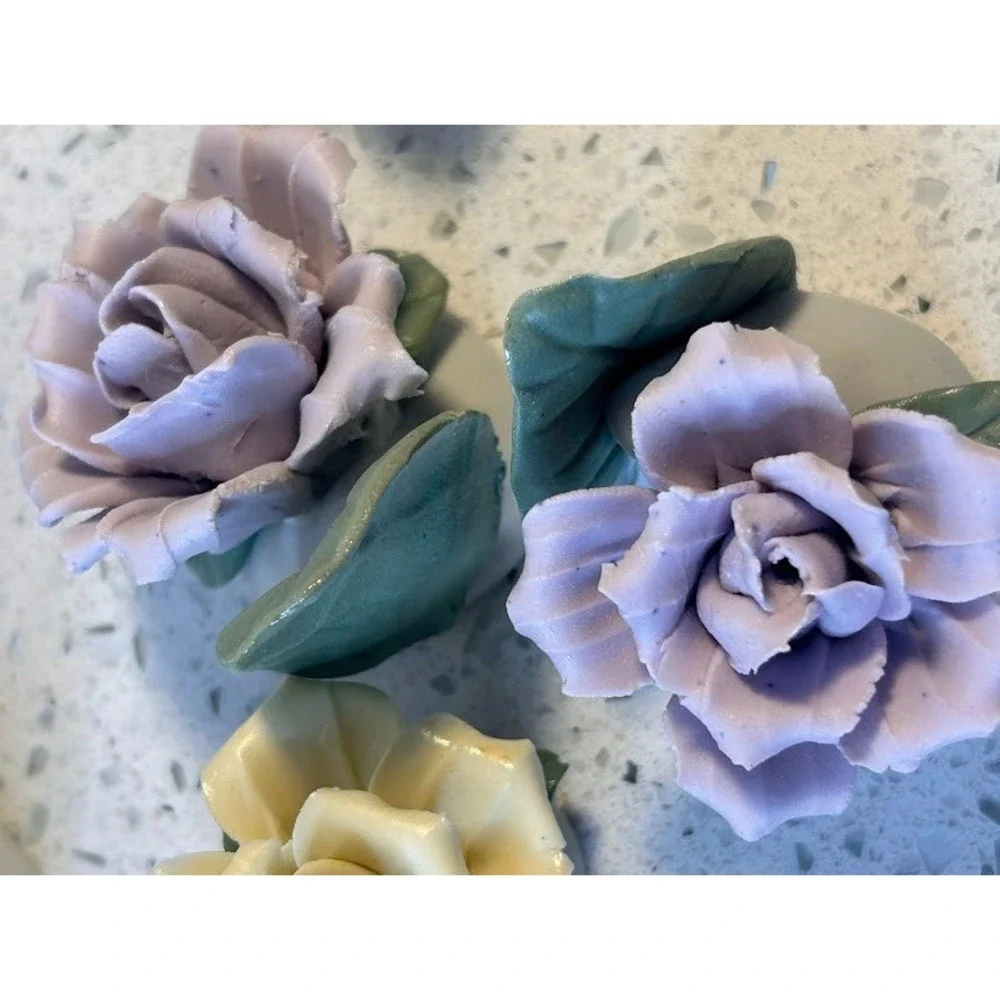 Set of 20 Vitge.Porcelain Flower Wedding Table Card Holders Lavender Cream Roses